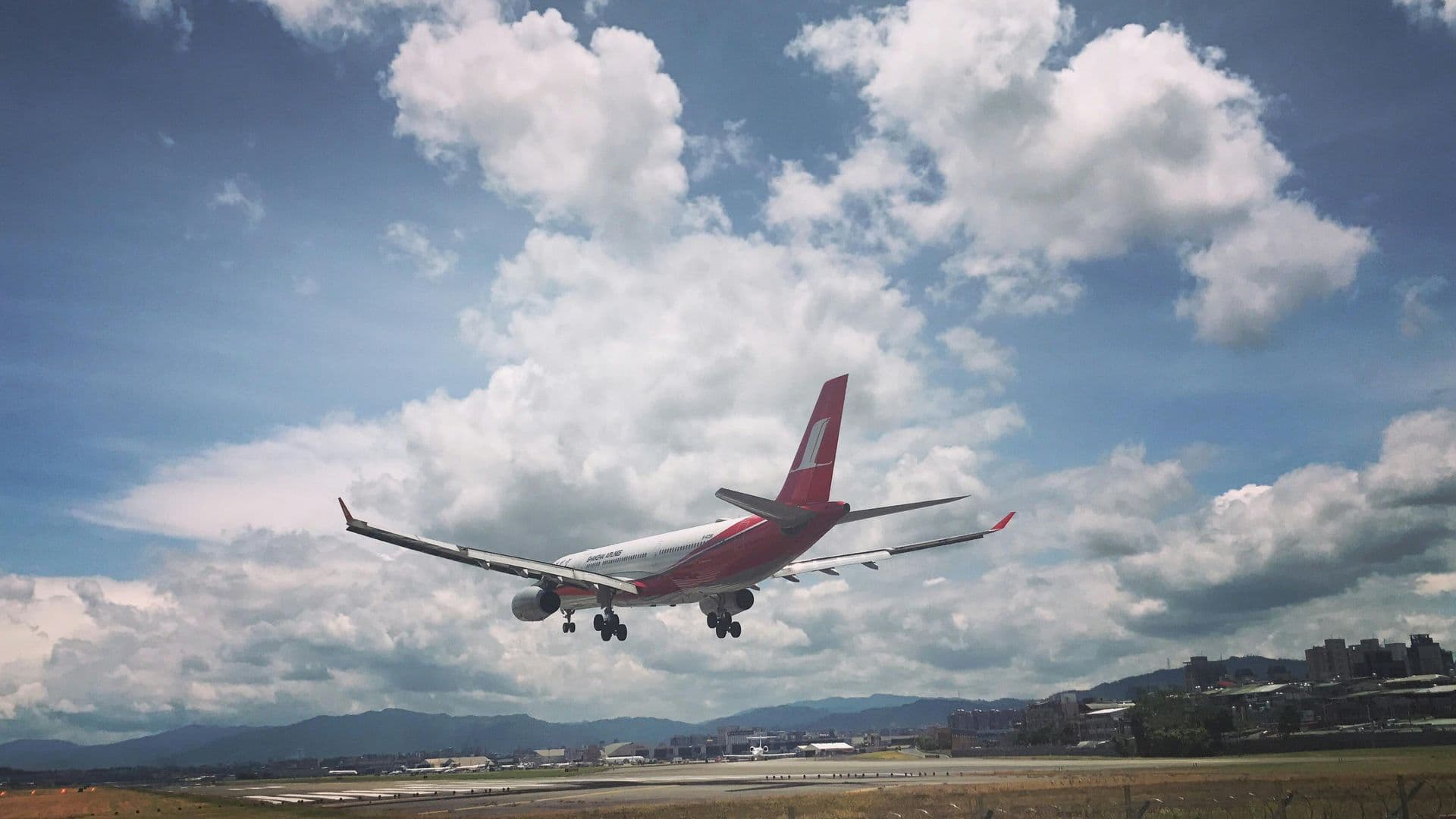 How Soon Can You Fly After Laser Eye Surgery?