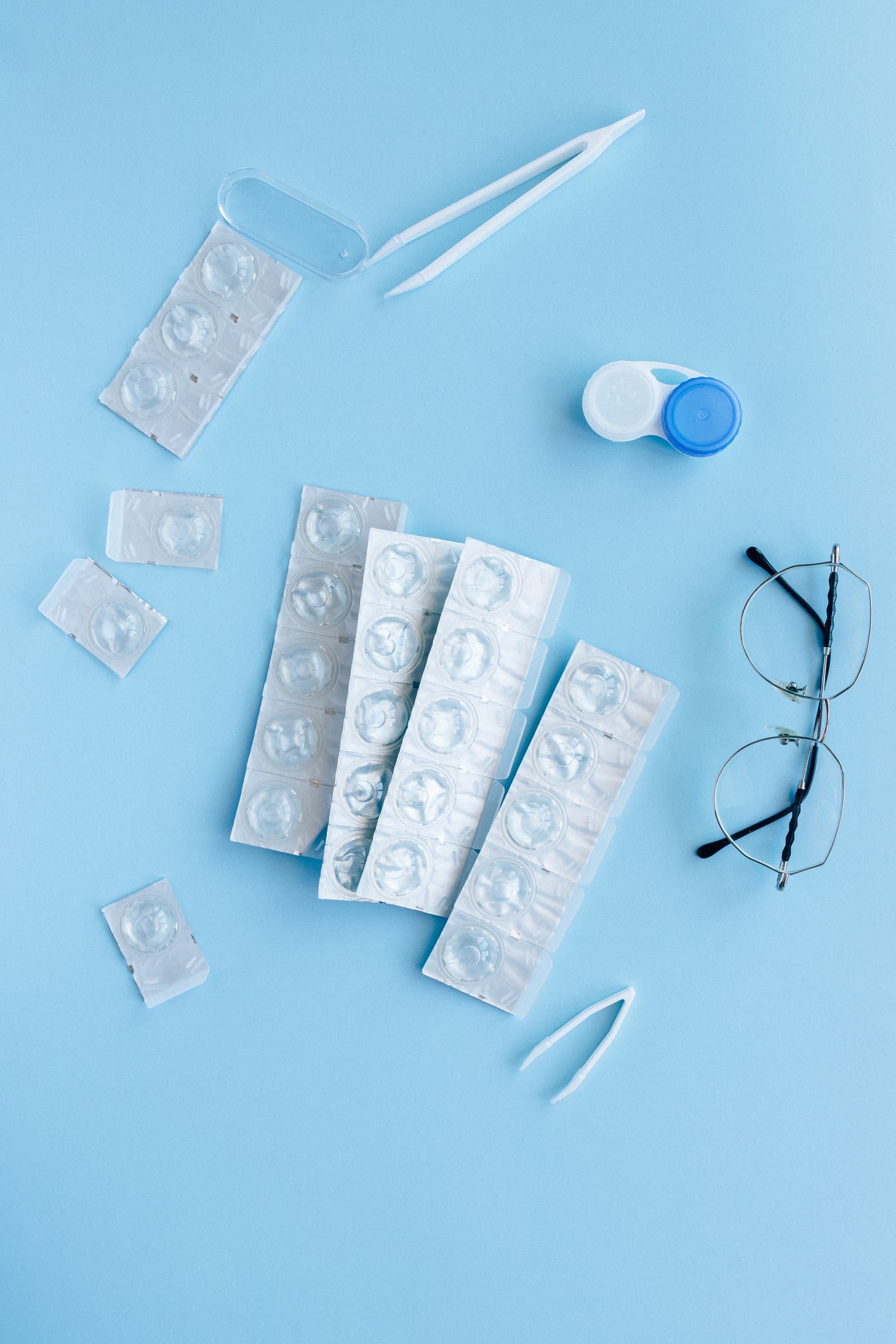 LASIK vs. Contact Lenses: Which is Right for You?